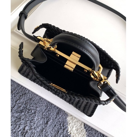 FENDI Peekaboo