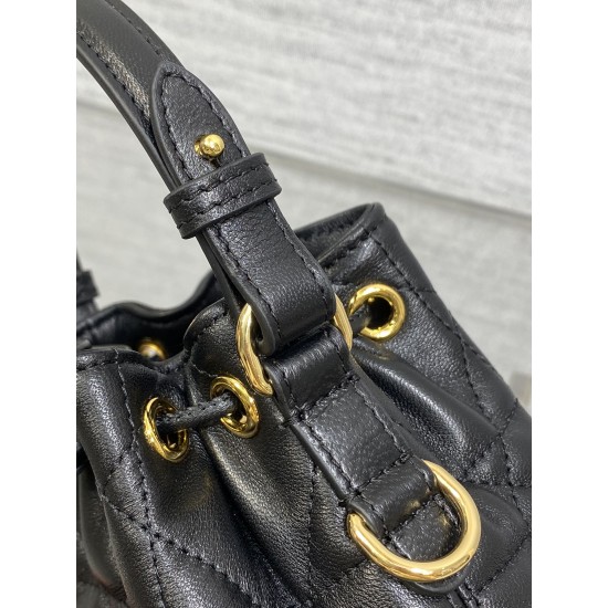 Dior Caro