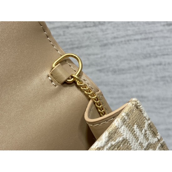 Dior Caro