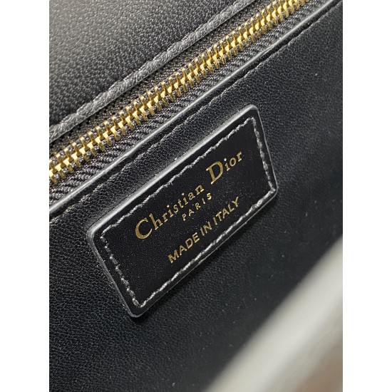 Dior Montaigne