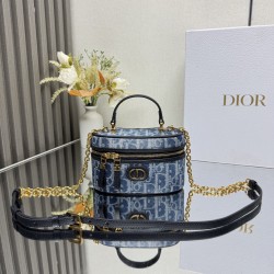 Dior Montaigne