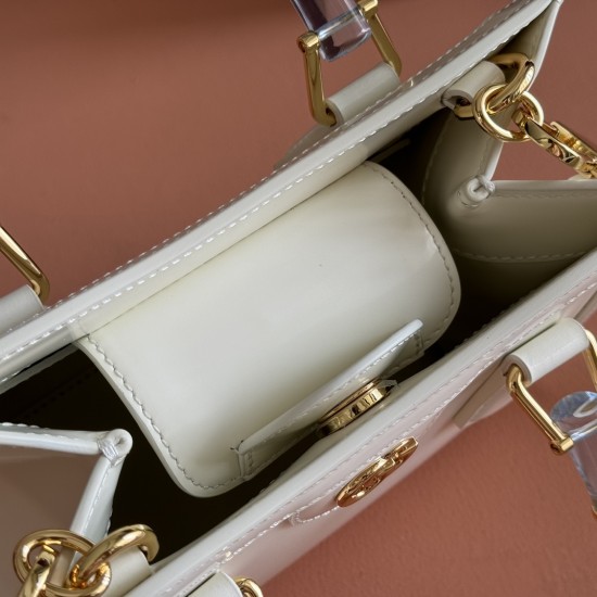 Gucci Diana