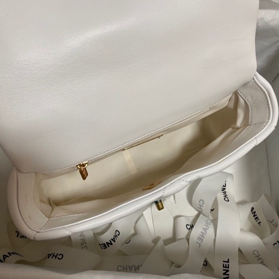 CHANEL 19 BAG