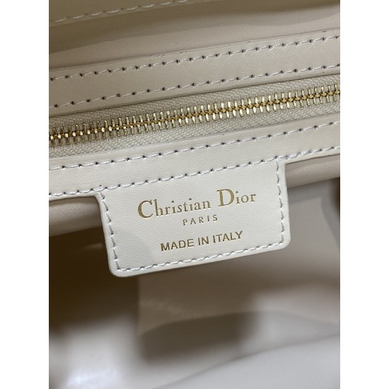 Dior Caro