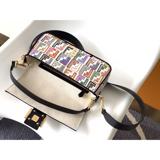 FENDI Baguette