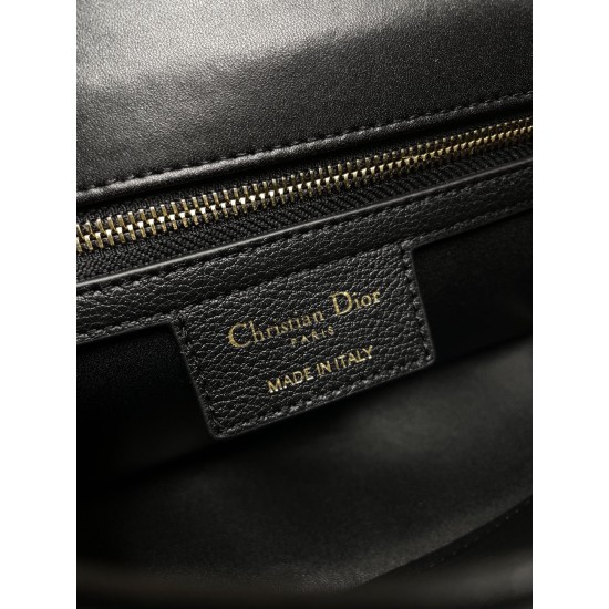 Dior Montaigne