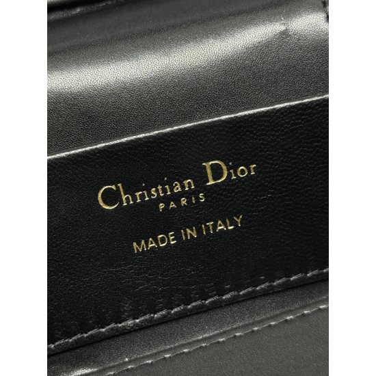 Dior Montaigne