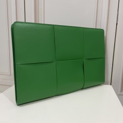 Bottega Veneta More