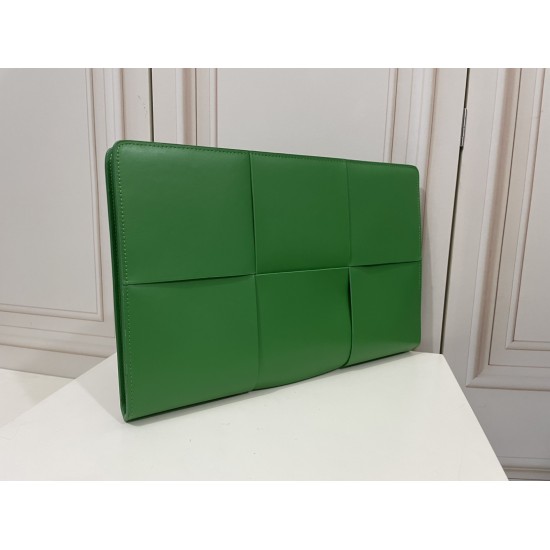 Bottega Veneta More