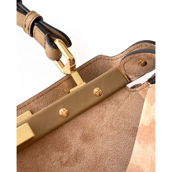 FENDI Peekaboo