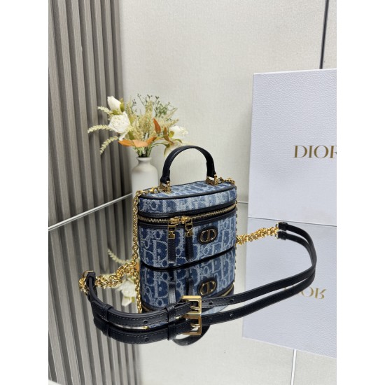 Dior Montaigne