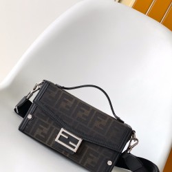 FENDI Baguette
