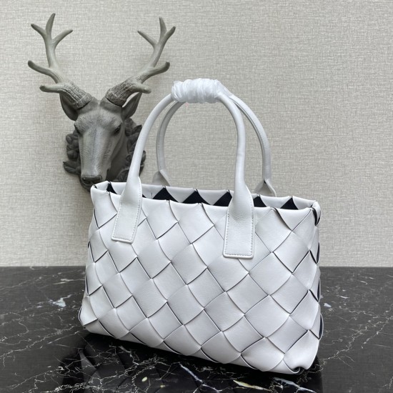 Bottega Veneta Tote