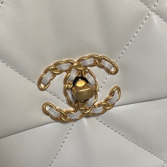CHANEL 19 BAG