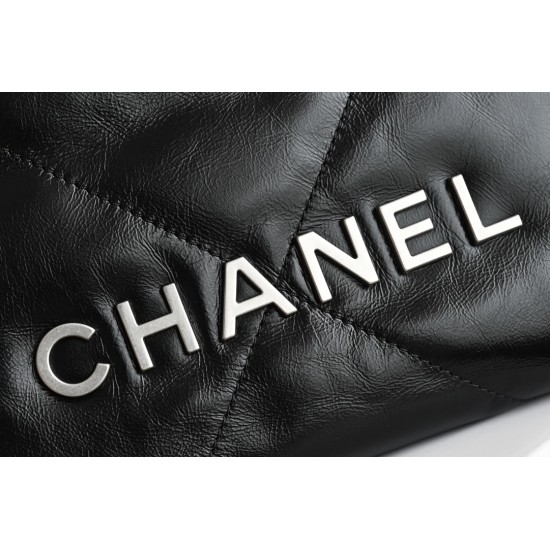 CHANEL 22 Bag