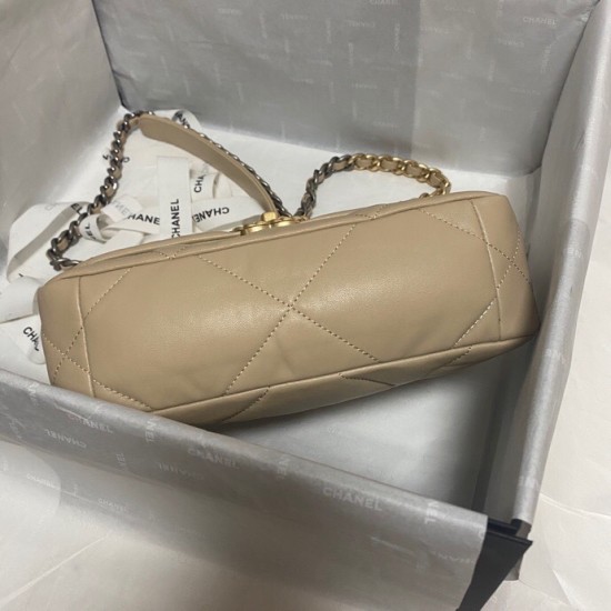 CHANEL 19 BAG