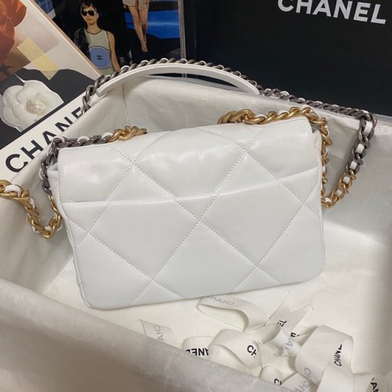 CHANEL 19 BAG