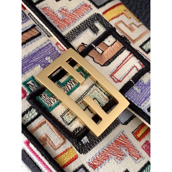 FENDI Baguette