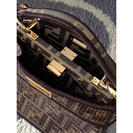 FENDI Peekaboo