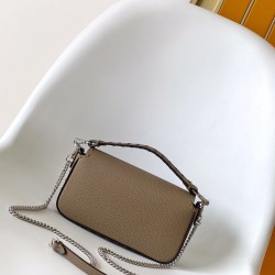FENDI Baguette