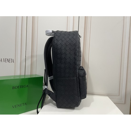 Bottega Veneta More