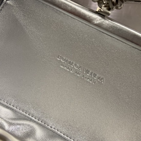 Bottega Veneta More