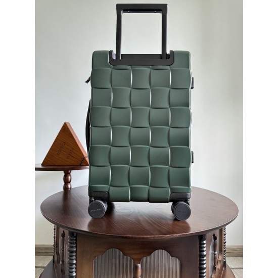 Bottega Veneta More