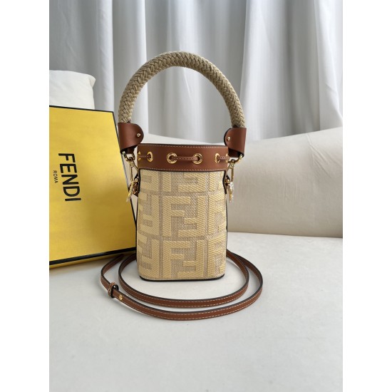 FENDI Bucket Bags