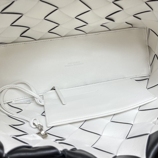 Bottega Veneta Tote