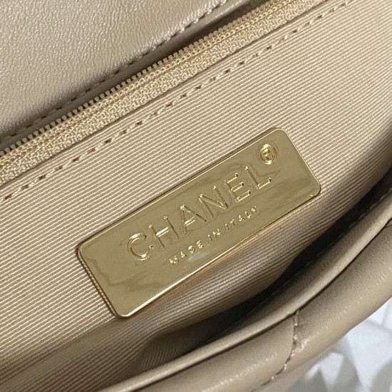 CHANEL 19 BAG