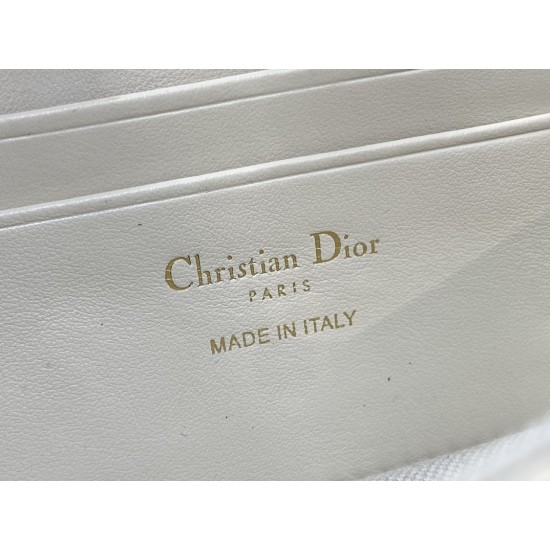 Dior Montaigne