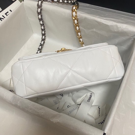 CHANEL 19 BAG