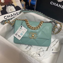 CHANEL 19 BAG