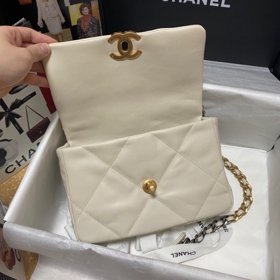 CHANEL 19 BAG