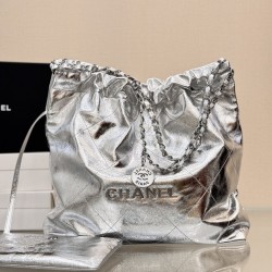 CHANEL 22 Bag