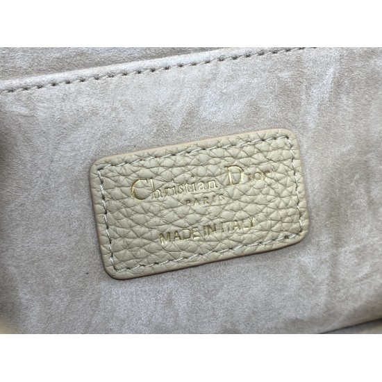 Dior Bobby