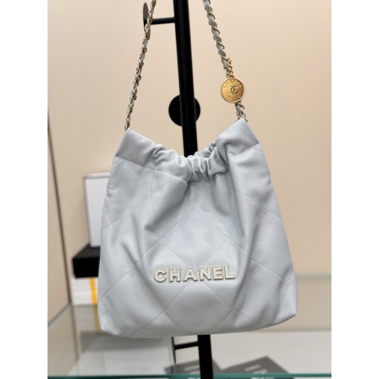 CHANEL 22 Bag