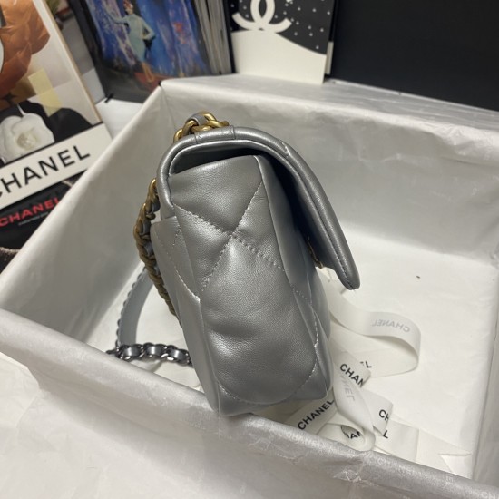 CHANEL 19 BAG