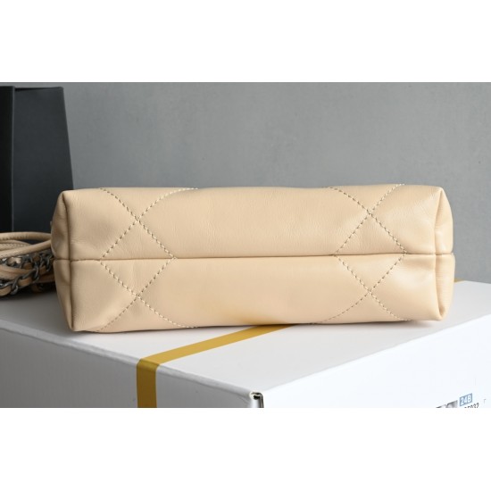 CHANEL 22 Bag