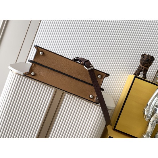FENDI Peekaboo