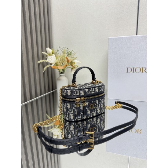 Dior Montaigne