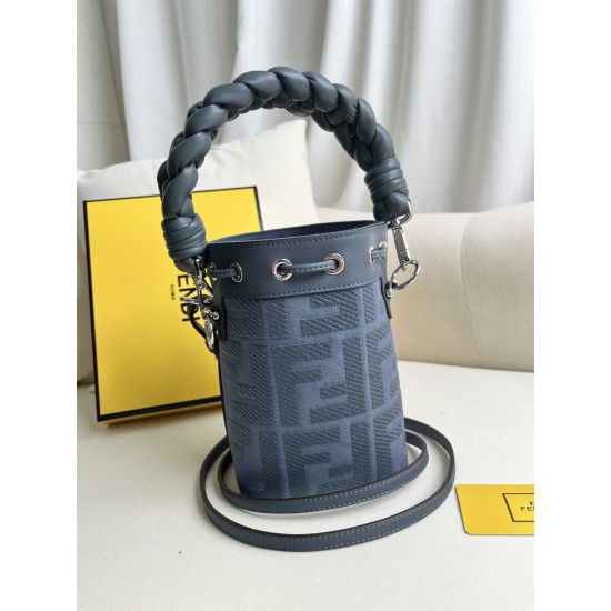 FENDI Bucket Bags