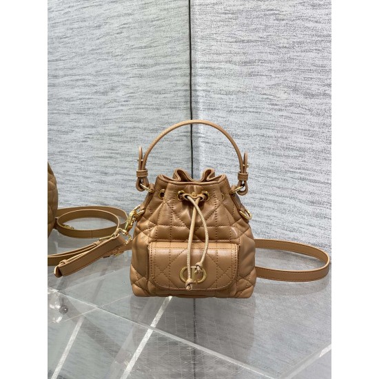 Dior Caro
