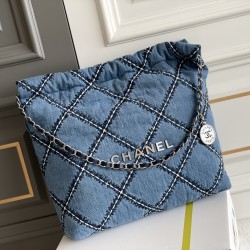 CHANEL 22 Bag