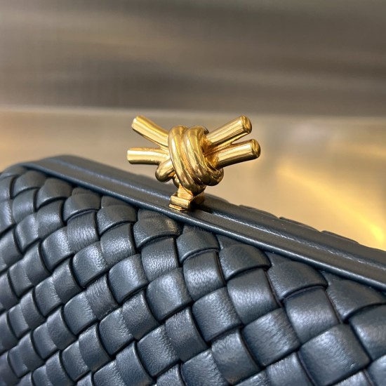 Bottega Veneta More