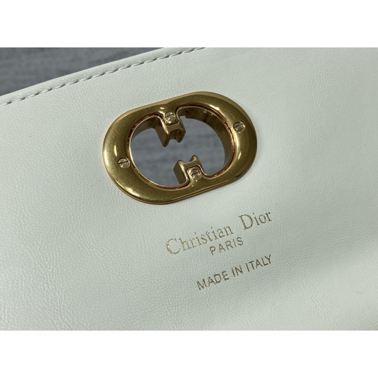 Dior Caro