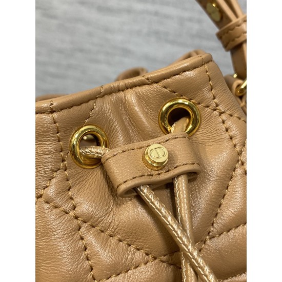 Dior Caro