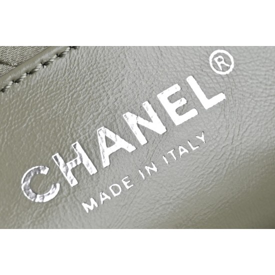 CHANEL 22 Bag