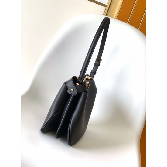 FENDI Peekaboo