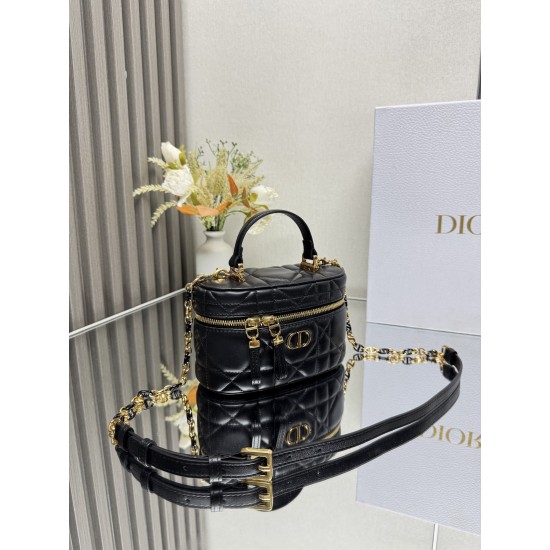 Dior Montaigne